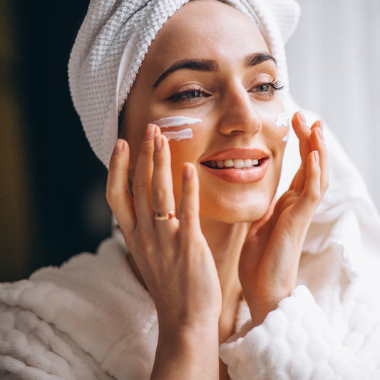 3-in-1 Bundle: Mineral Sunscreen Lotion SPF 33 1.7 fl oz, Vitamin C Serum for Face, Hyaluronic Acid 1 Fl Oz & Ceramide and Peptide ageless Cream 2 Fl Oz.